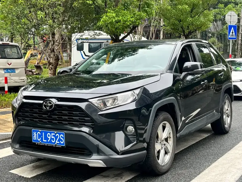 Toyota RAV4, 2020 — фото 1