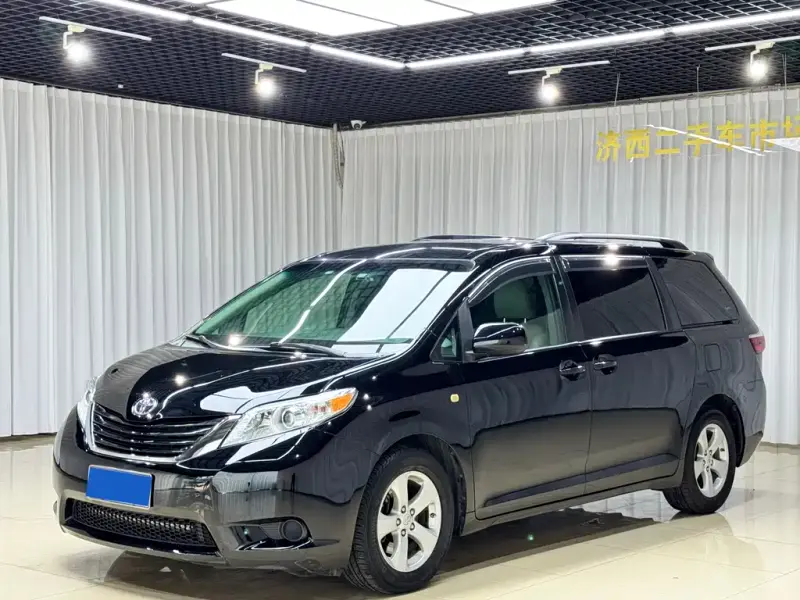 Toyota Sienna, 2015