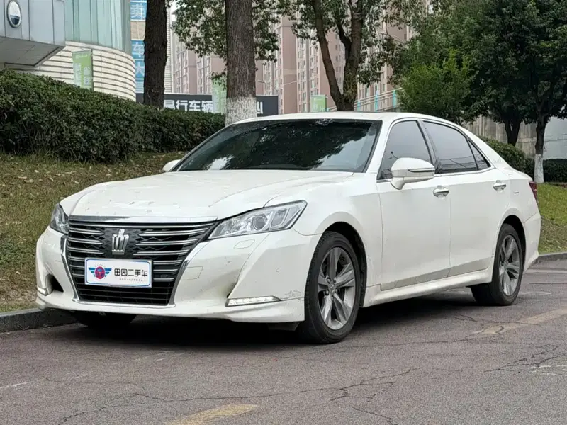 Toyota Crown, 2016 — фото 1