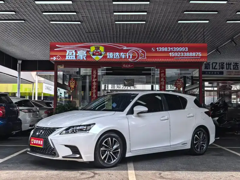 Lexus CT, 2018