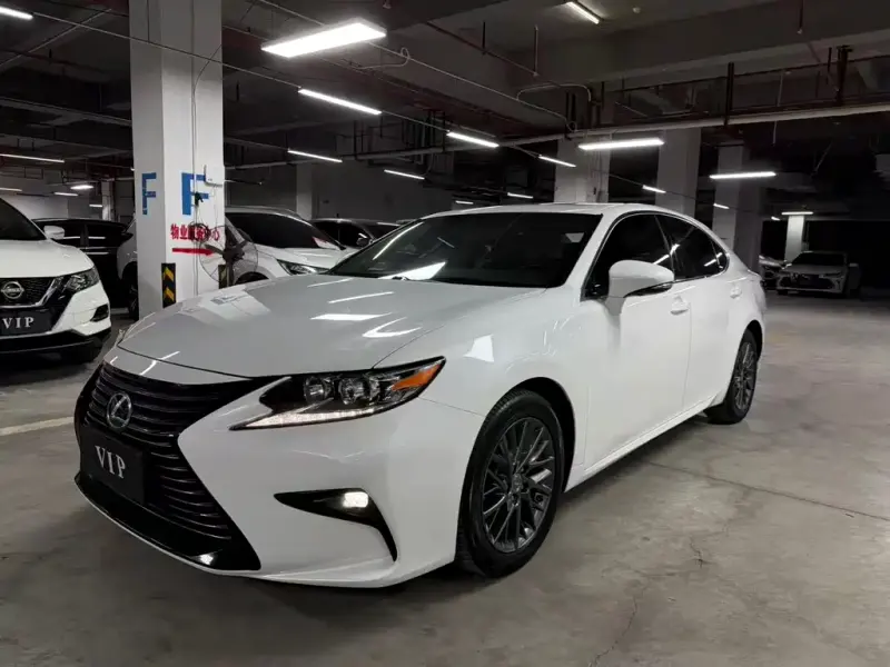 Lexus ES, 2017 — фото 1