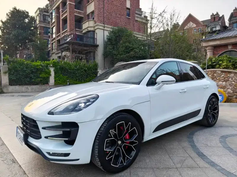 Porsche Macan, 2015