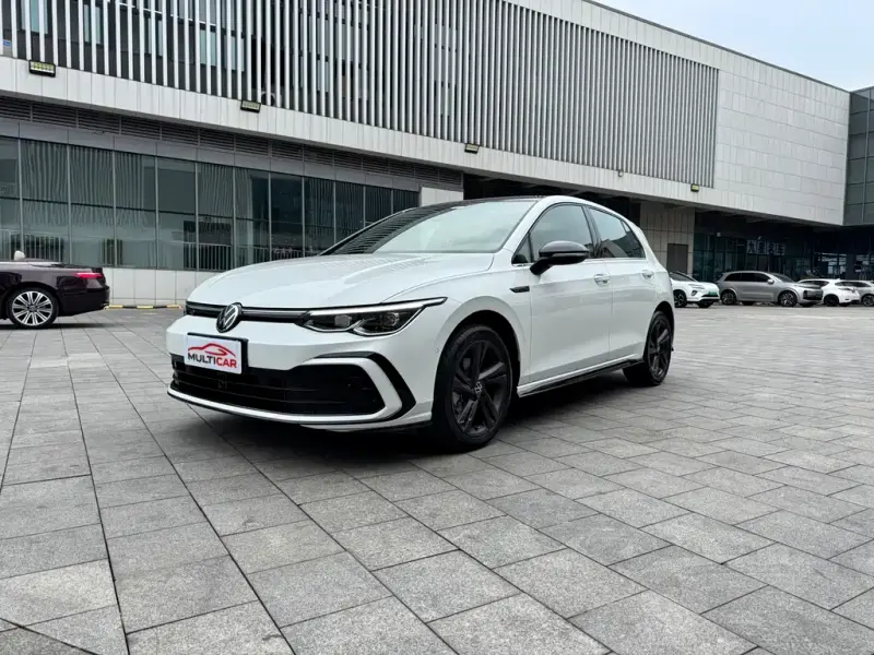 Volkswagen Golf, 2023
