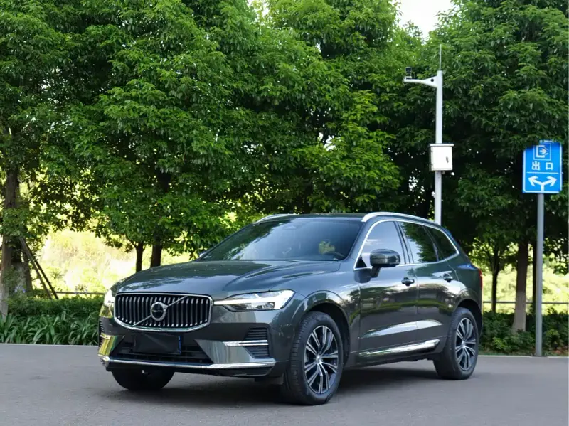 Volvo XC60, 2022 — фото 1