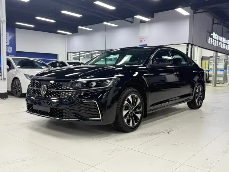 Volkswagen Passat, 2023