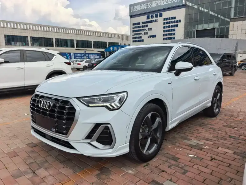 Audi Q3, 2022