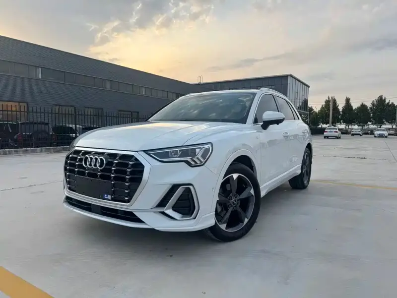 Audi Q3, 2022