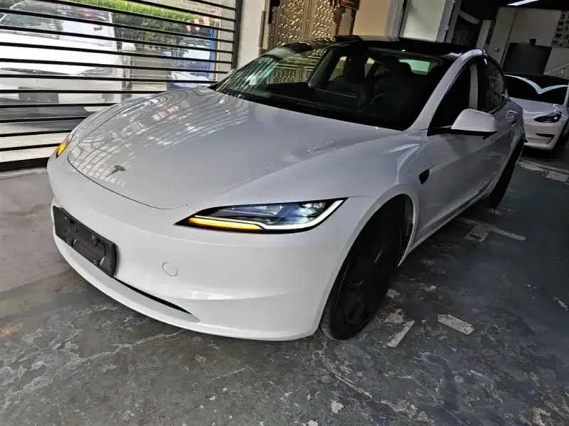 Tesla Model 3, 2025