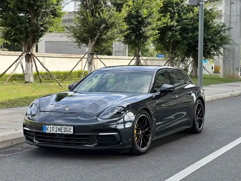 Porsche Panamera, 2018
