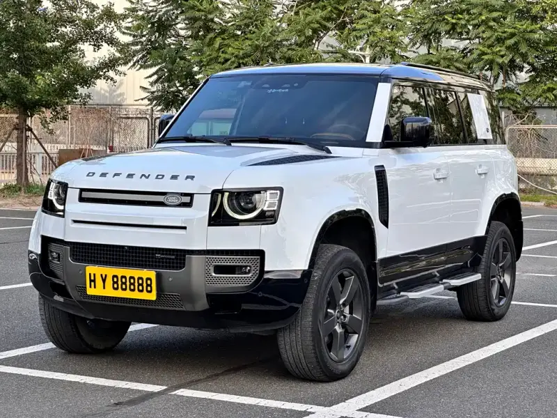 Land Rover Defender, 2023