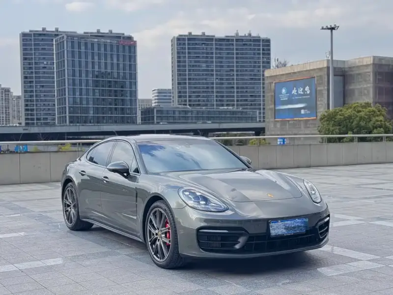 Porsche Panamera, 2022