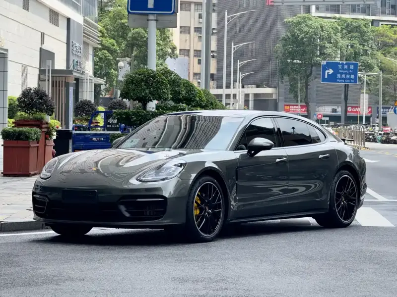 Porsche Panamera, 2023