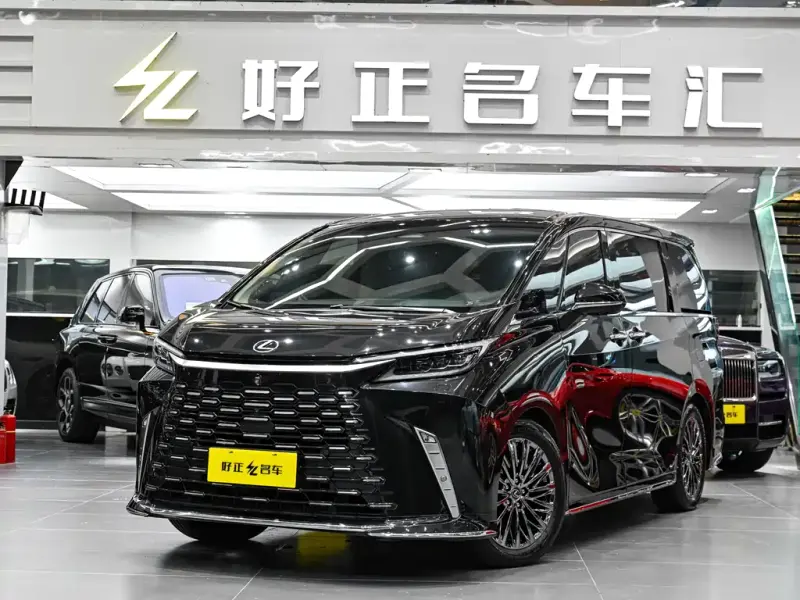 Lexus LM, 2024