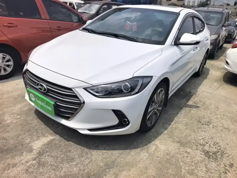 Hyundai Elantra, 2018 — фото 1