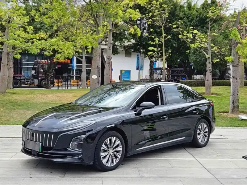 Hongqi E-QM5, 2023