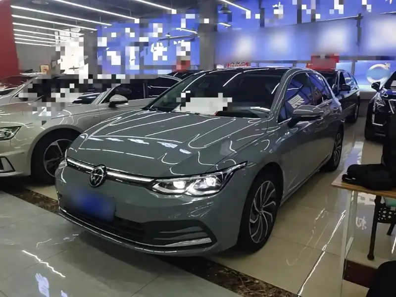 Volkswagen Golf, 2022