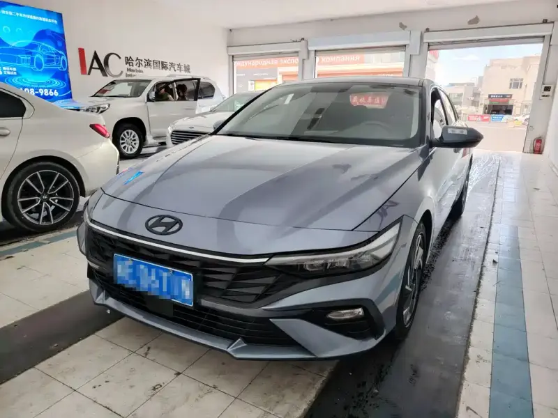 Hyundai Elantra, 2023