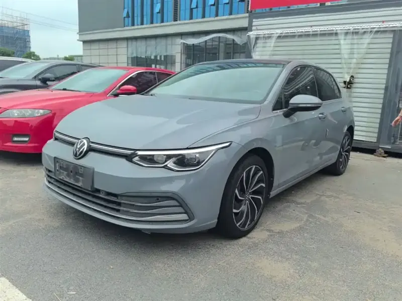 Volkswagen Golf, 2022