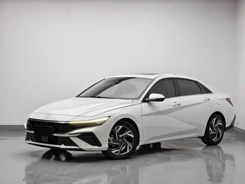 Hyundai Elantra, 2024