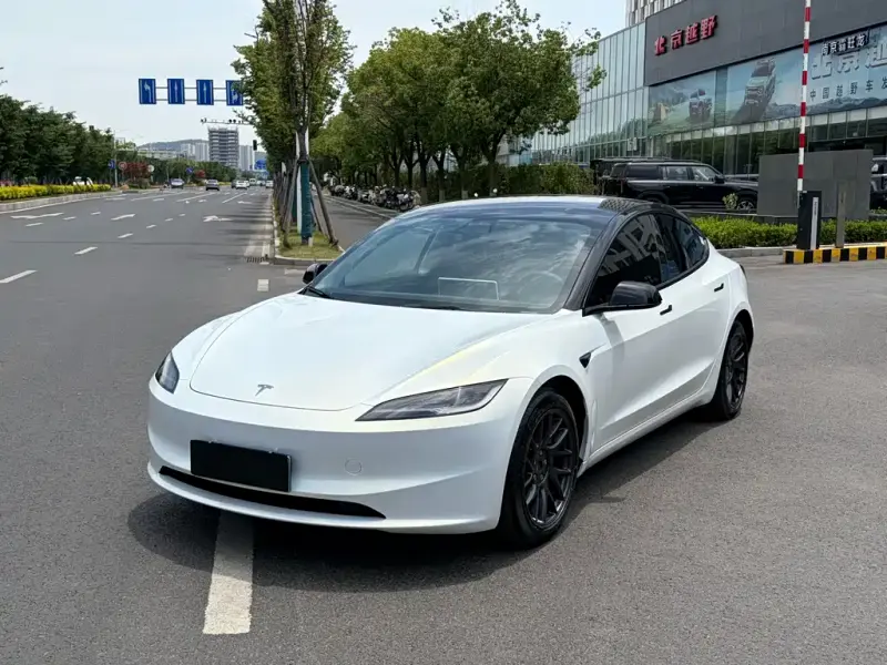 Tesla Model 3, 2024
