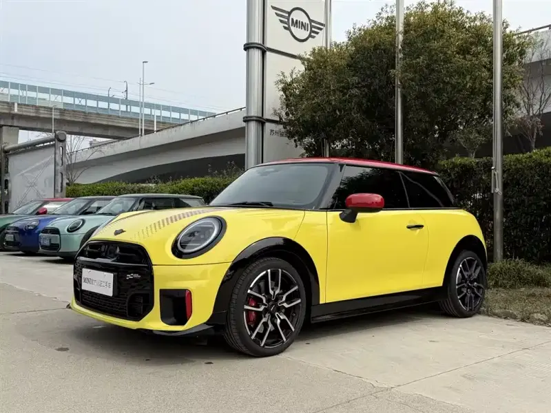 MINI JCW, 2026 — фото 1