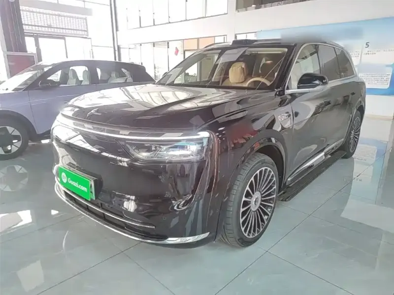 AITO M8, 2025
