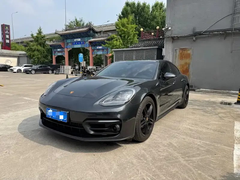 Porsche Panamera, 2022
