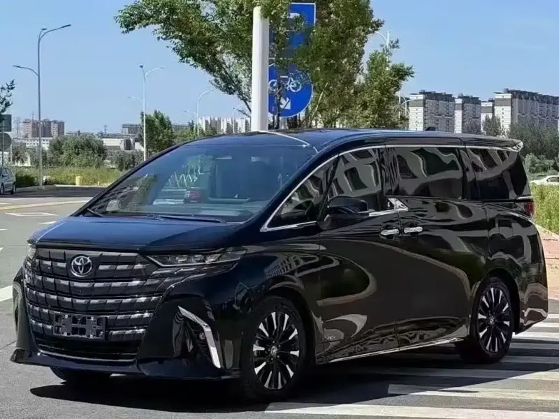 Toyota Alphard, 2024