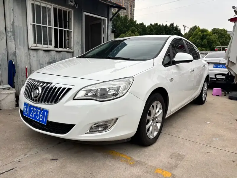 Buick Excelle, 2013
