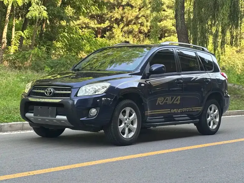 Toyota RAV4, 2010