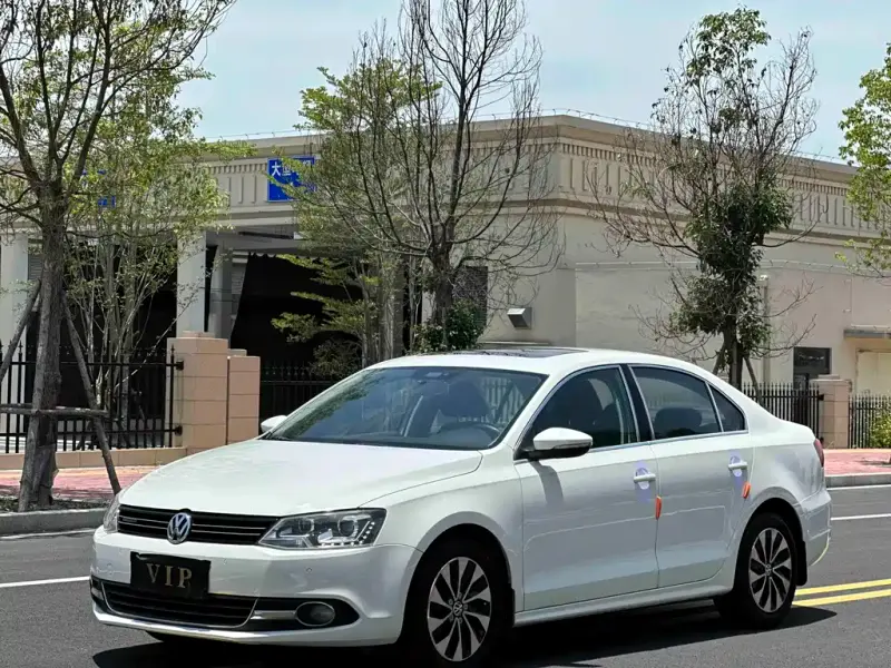Volkswagen Sagitar, 2014