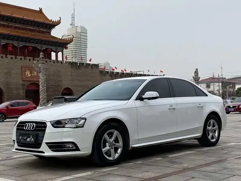Audi A4L, 2013 — фото 1