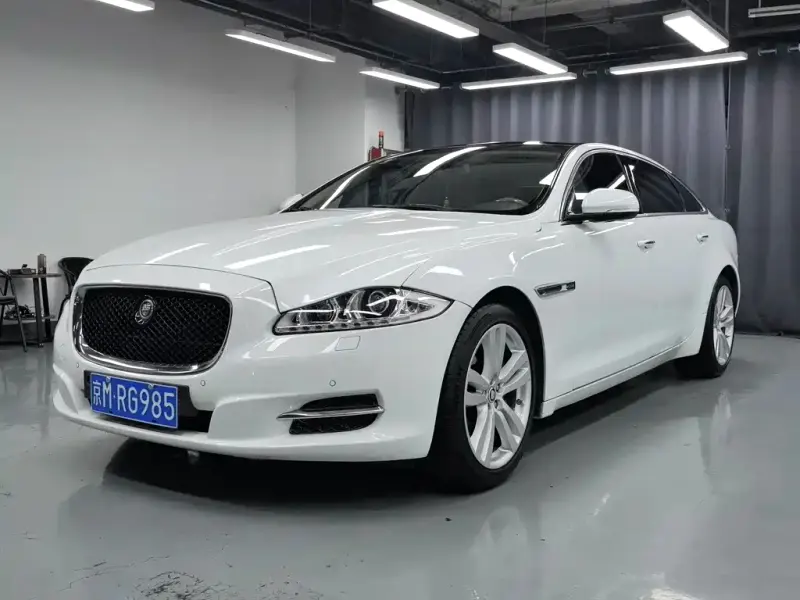 Jaguar XJ, 2012