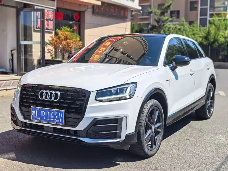 Audi Q2L, 2021