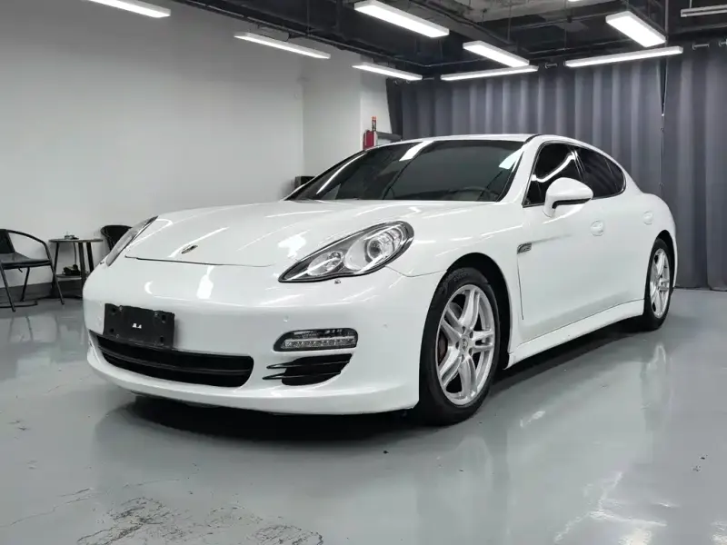 Porsche Panamera, 2012