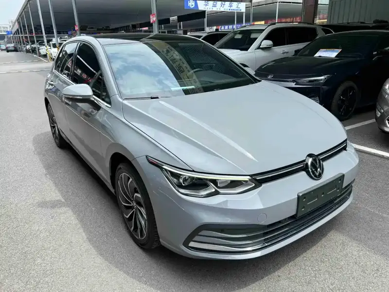 Volkswagen Golf, 2025