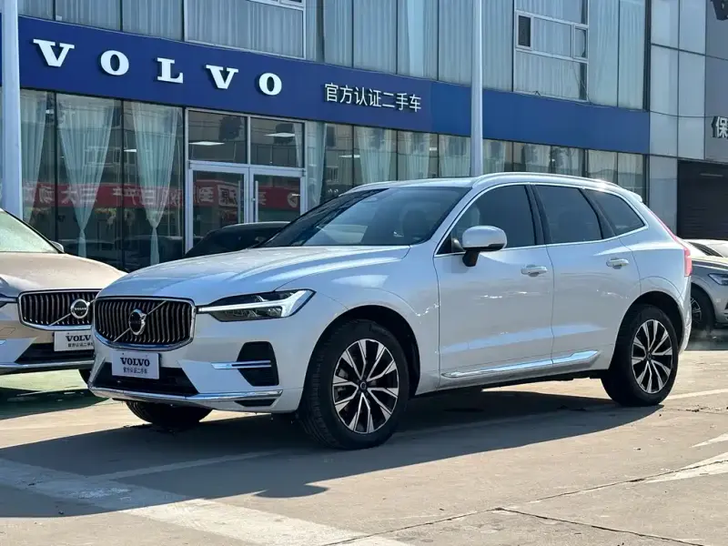 Volvo XC60, 2022 — фото 1