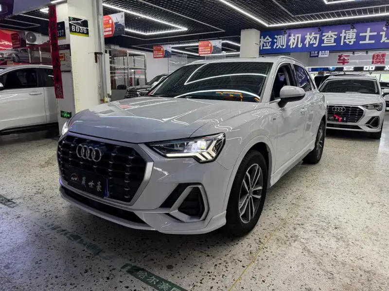 Audi Q3, 2022