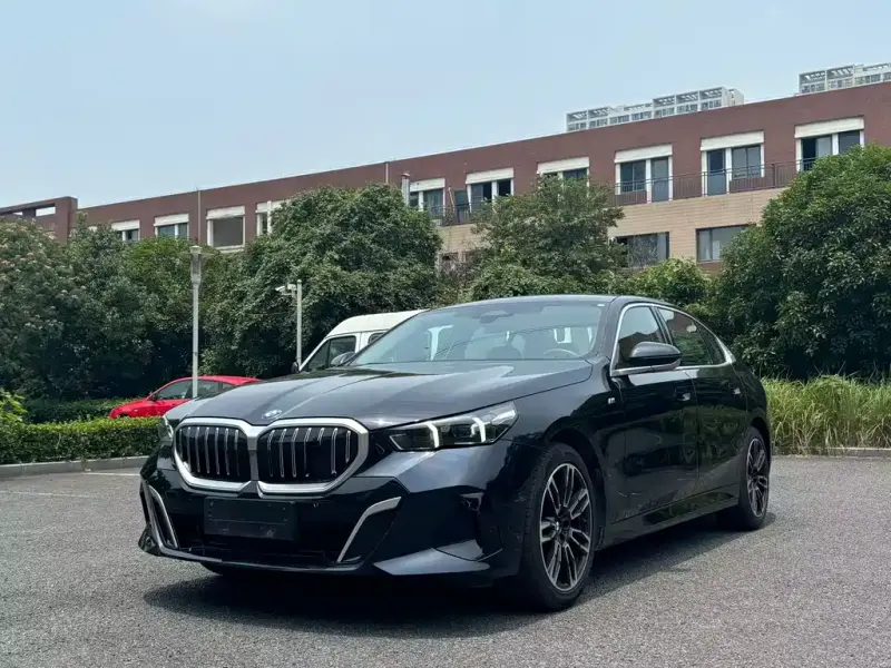BMW 5 Series, 2025