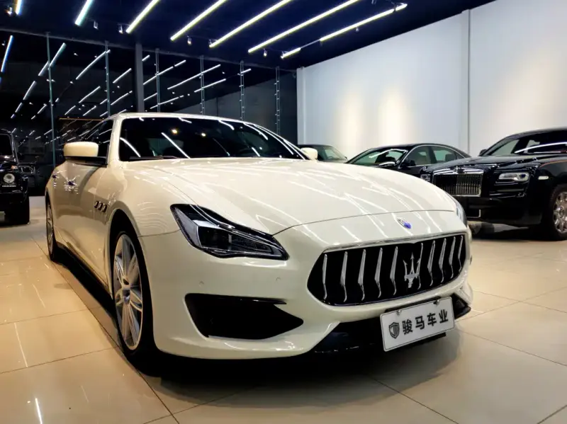 Maserati Quattroporte, 2015