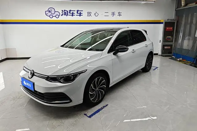 Volkswagen Golf, 2023