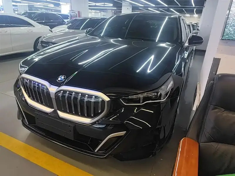 BMW 5 Series, 2025
