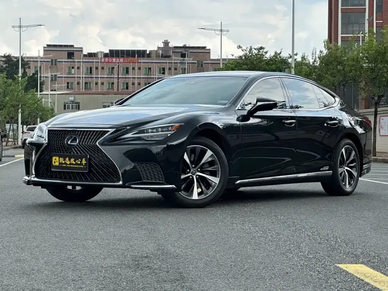 Lexus LS, 2021