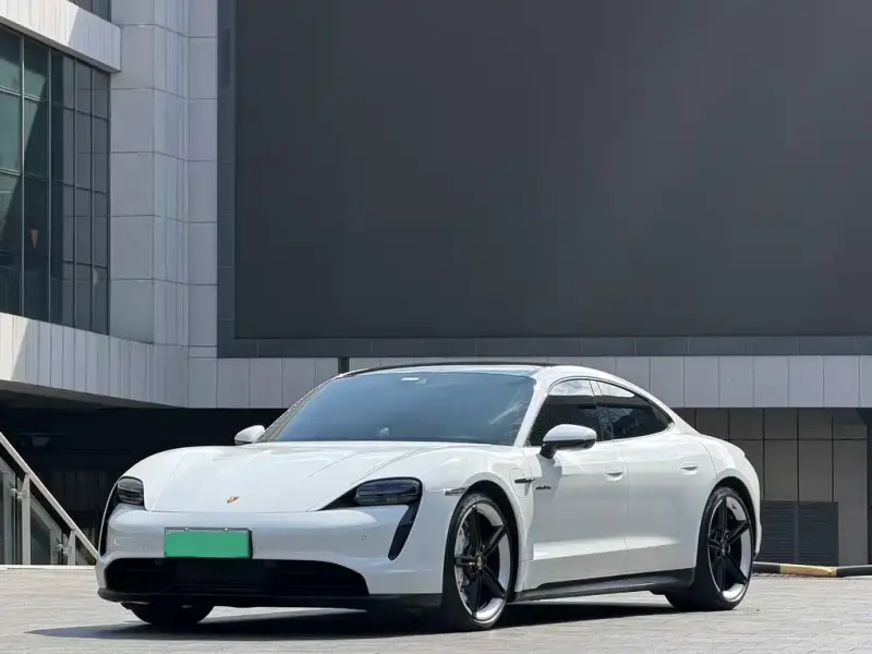 Porsche Taycan, 2022