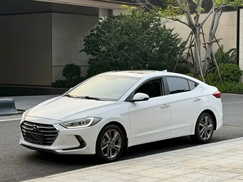 Hyundai Elantra, 2017 — фото 1