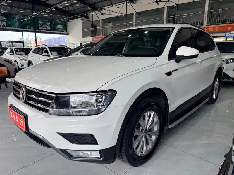 Volkswagen Tiguan L, 2017