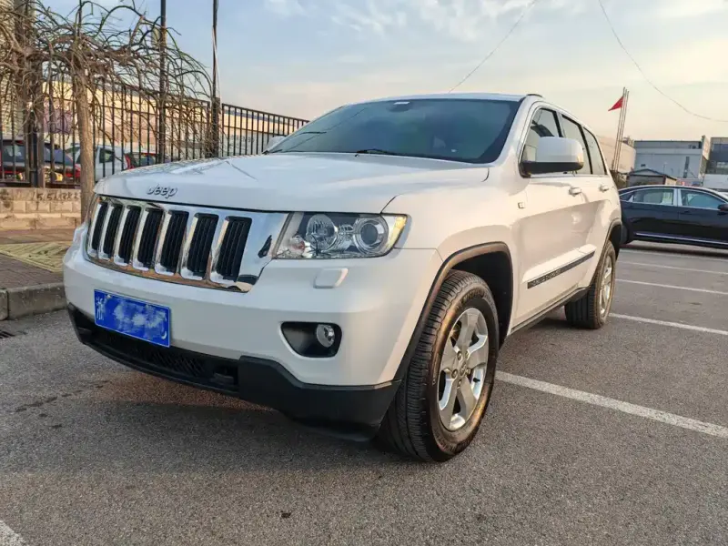 Jeep Grand Cherokee (Import), 2013