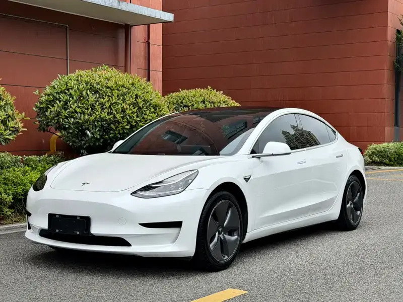 Tesla Model 3, 2023