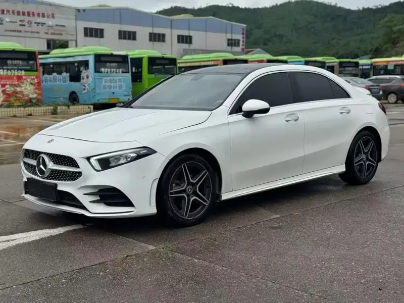 Mercedes-Benz A-Class, 2019 — фото 1