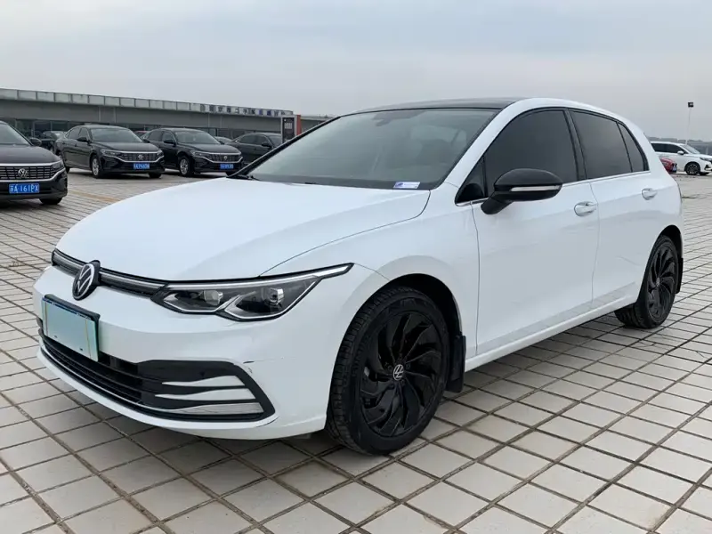 Volkswagen Golf, 2022